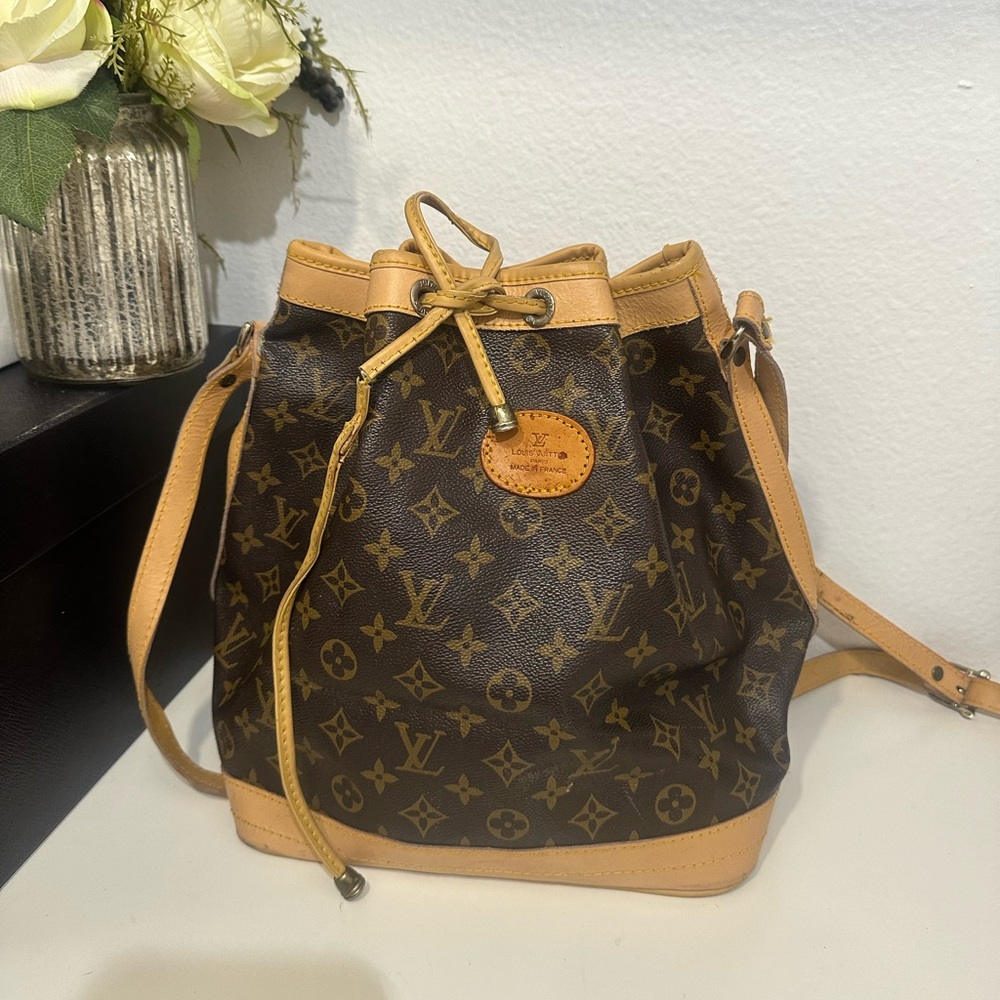 Vintage Louis Vuitton Noé Monogram Bucket Bag
